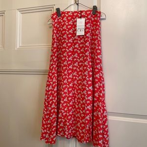 NWT Zara floral skirt size M